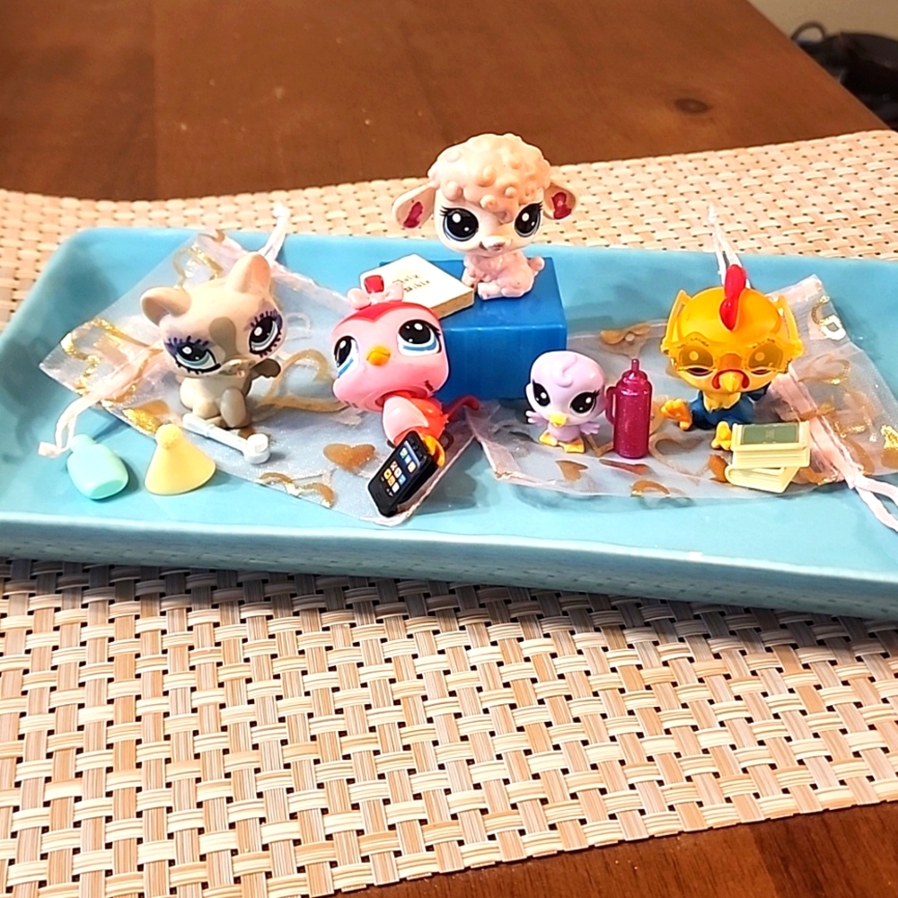Littlest Pet Shop set, 14 pieces
